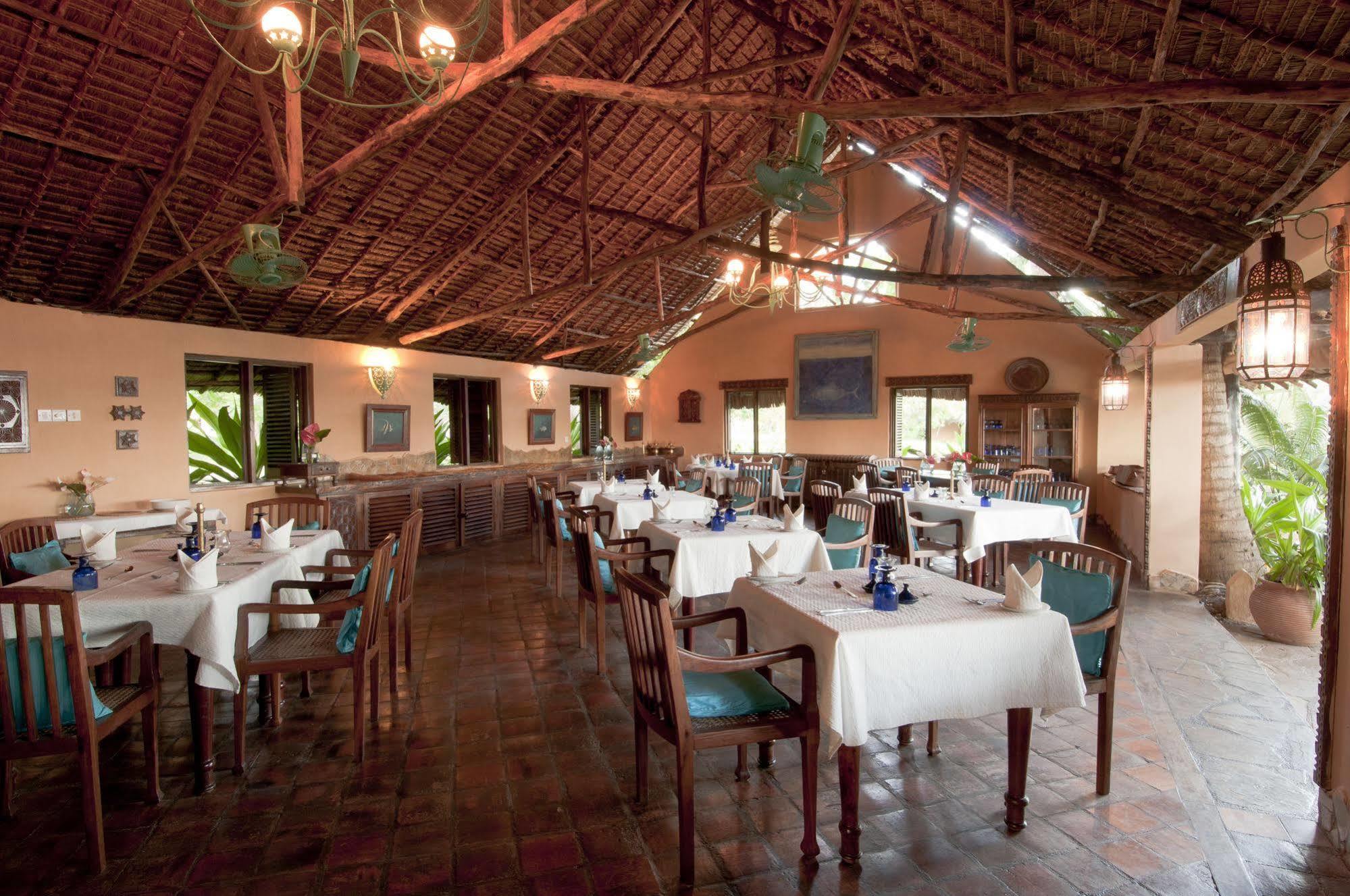 Kinasi Lodge Utende Exterior photo