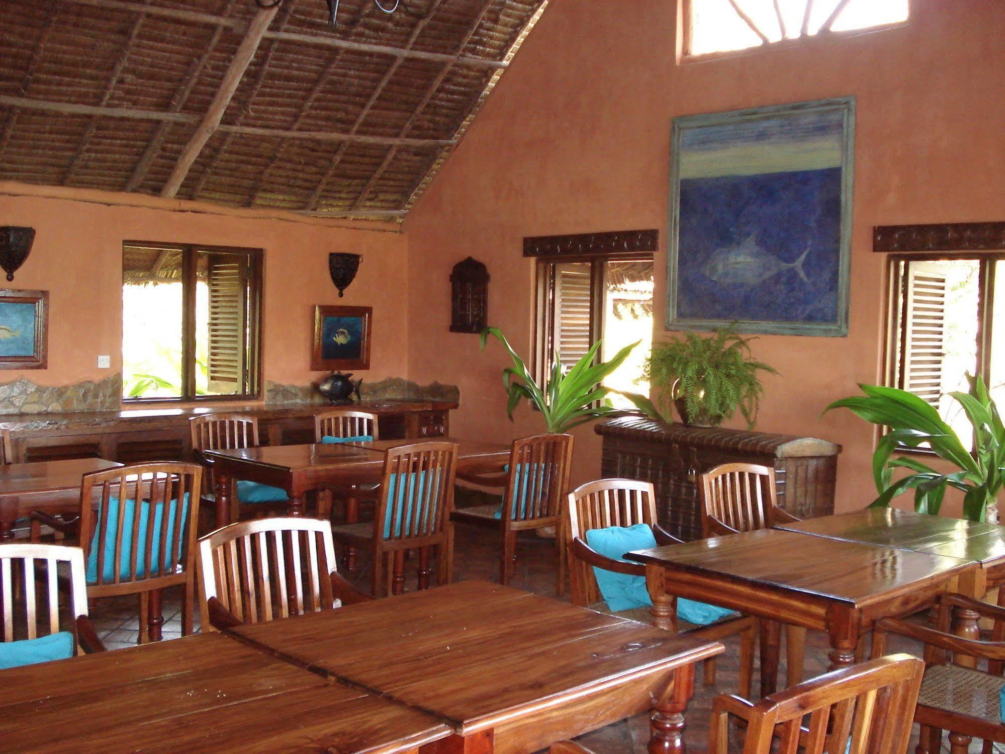 Kinasi Lodge Utende Exterior photo