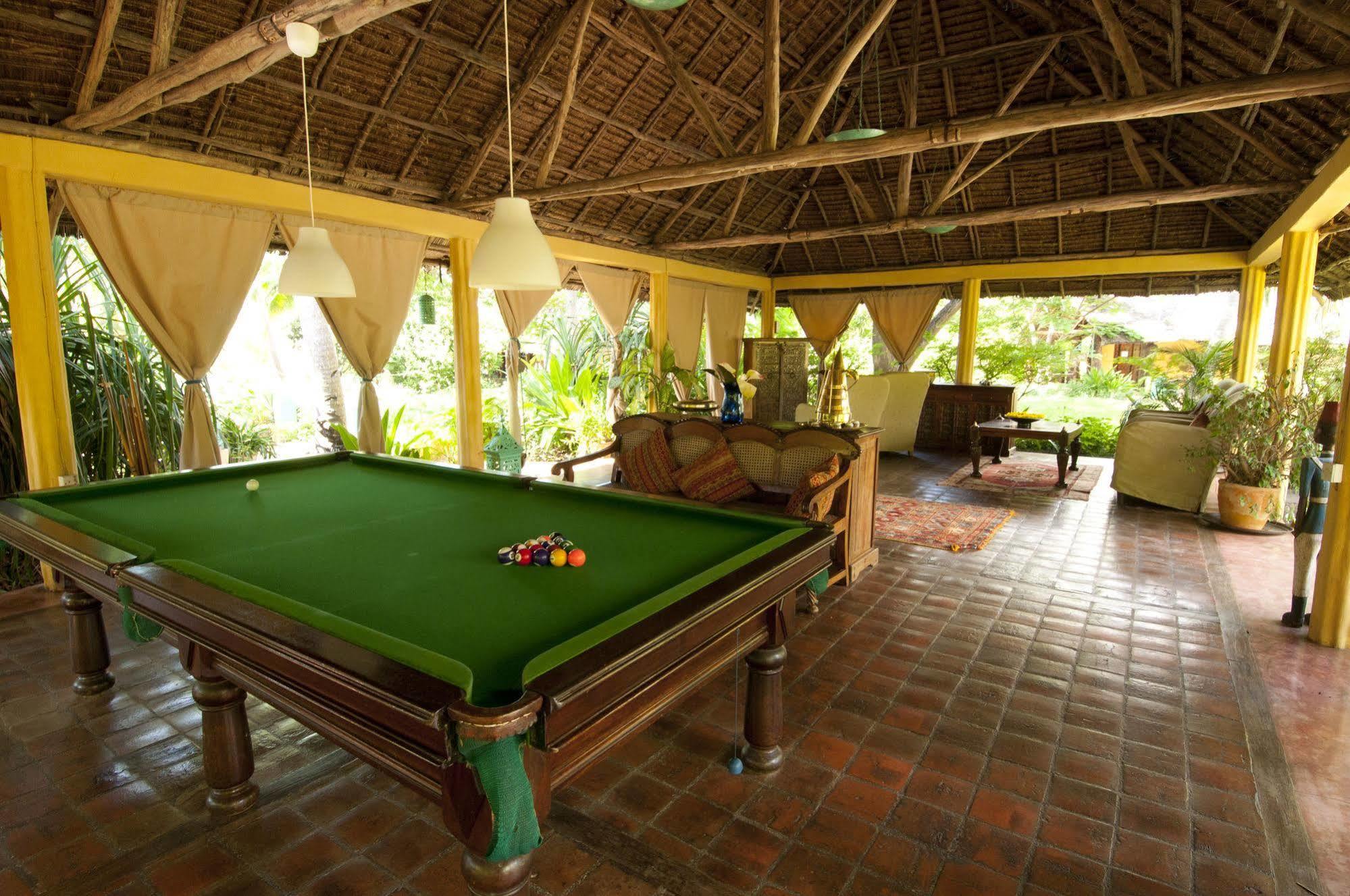 Kinasi Lodge Utende Exterior photo