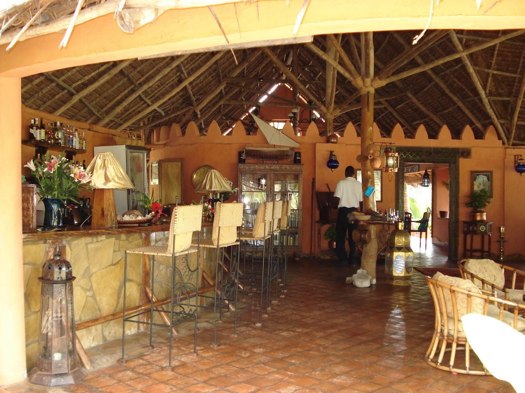 Kinasi Lodge Utende Exterior photo
